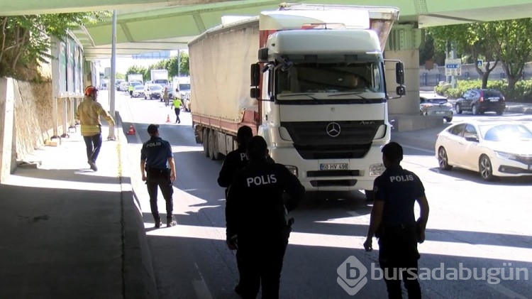 Bakırköy'deki sabıkalı üst geçitte yine kaza 