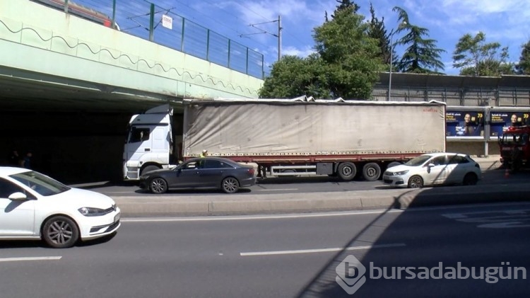 Bakırköy'deki sabıkalı üst geçitte yine kaza 