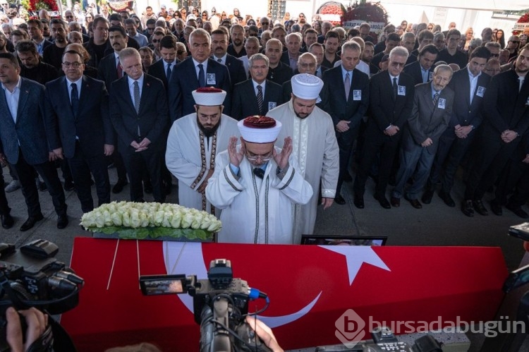 Usta oyuncu Ayten Gökçer son yolculuğuna uğurlandı
