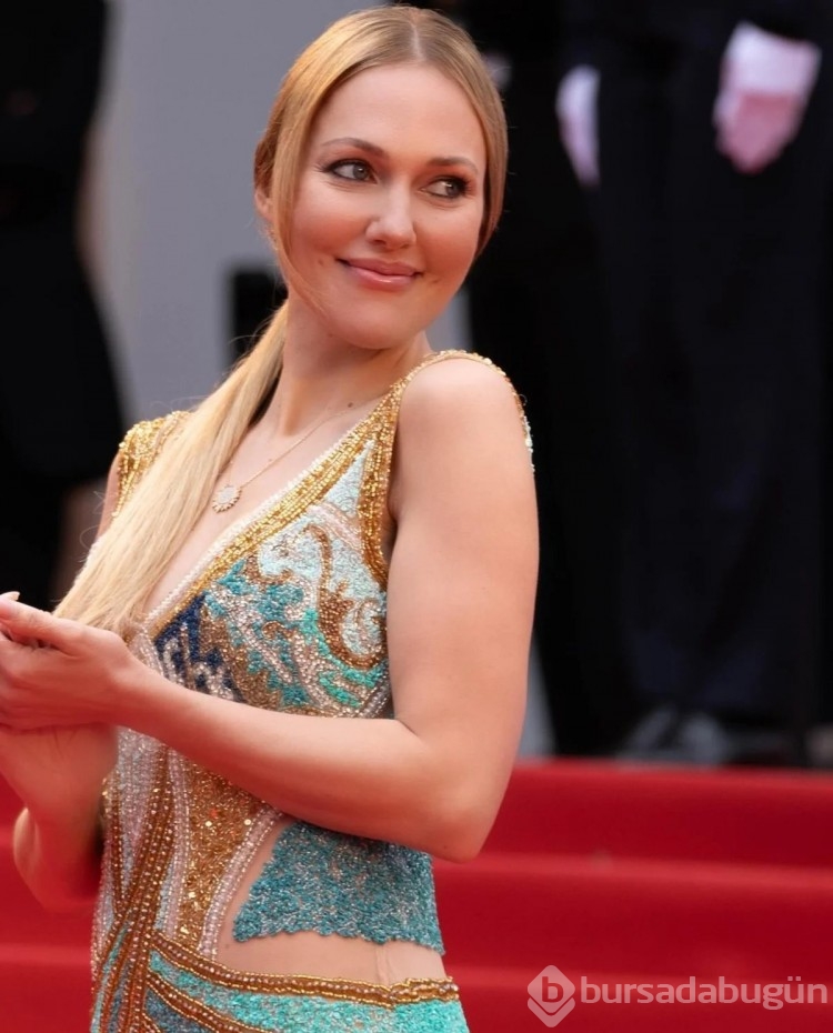 Meryem Uzerli'nin Cannes Film Festivali tarzına yorum yağdı!