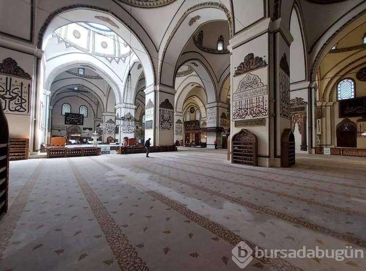 Bursa'da Ulu Cami'ye ziyaretçi akını!