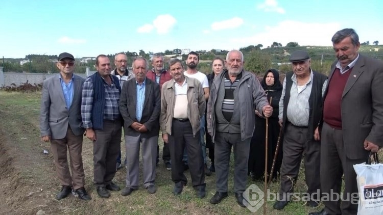 Yaşlı köylülerin ev ve arazilerine çöktüler