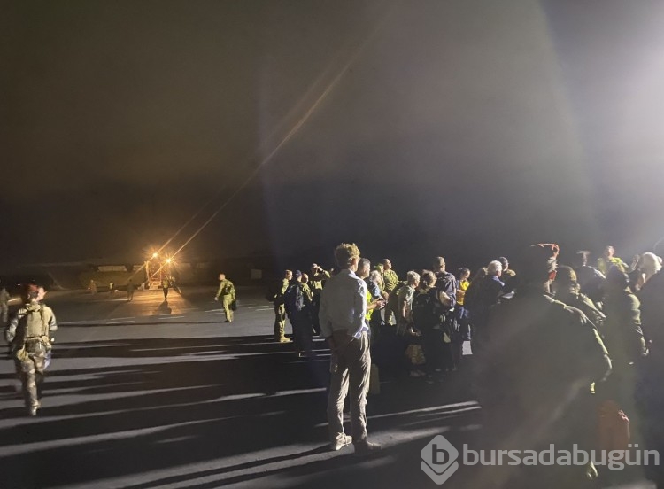 Yeni Kaledonya'daki yabancılar tahliye ediliyor
