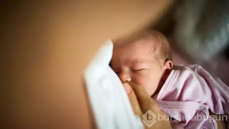 Anne sütünü ocakta veya mikrodalga fırında ısıtmayın