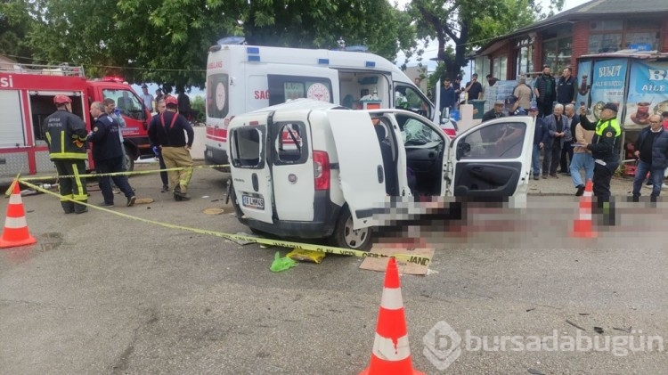 Bursa'da feci kaza: 3 ölü, 4 yaralı
