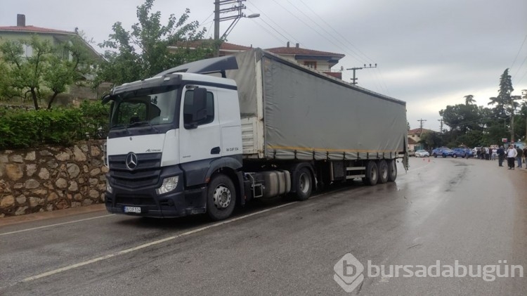 Bursa'da feci kaza: 3 ölü, 4 yaralı
