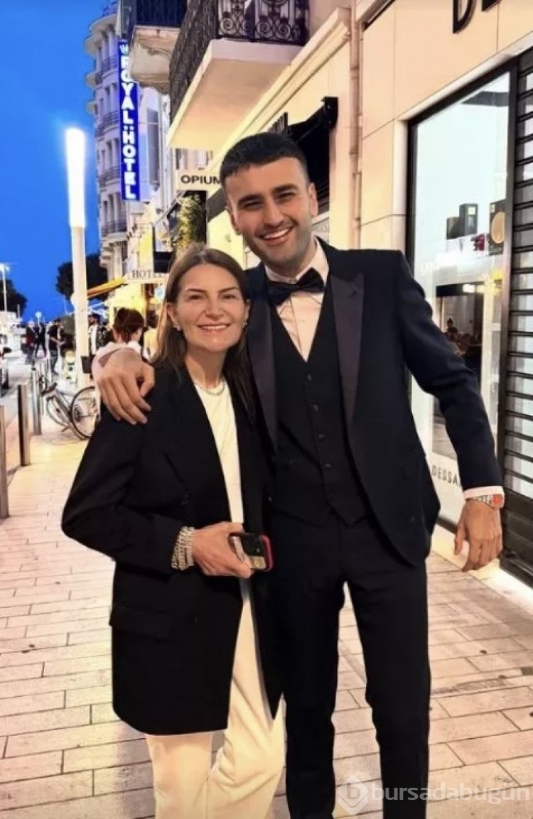 CZN Burak, Cannes Film Festivali'nde kırmızı halıda!