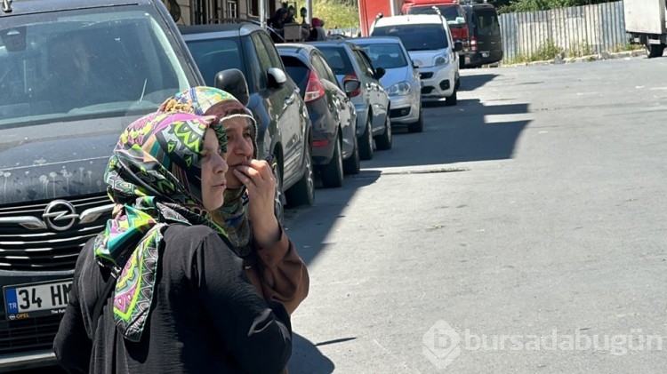 Fren yerine gaza asıldı: 4 metreden düşüp takla attı
