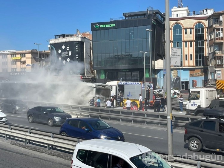 Beşyol'da metrobüs yangını
