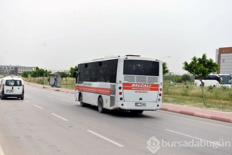 Kapısı açık otobüsten düşen kadının ölümü