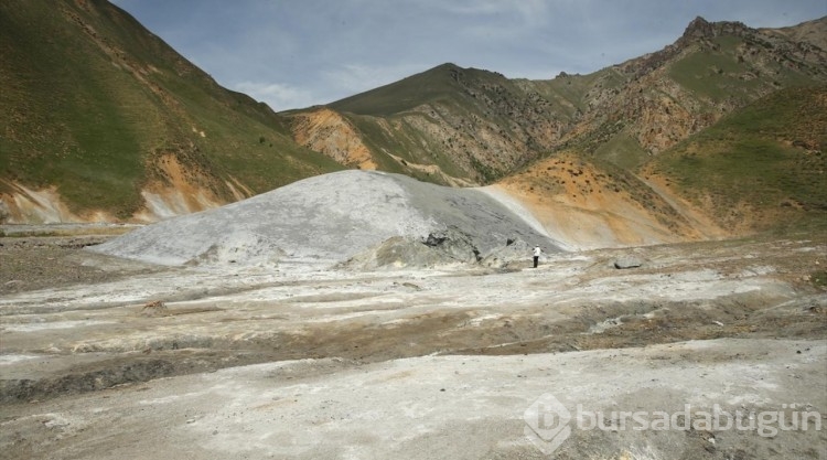 Hakkari'deki jeotermal kaynaklardaki ısı değişimleri ile deprem bağlantısı araştırılıyor
