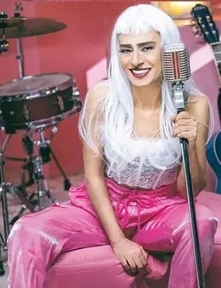 Yıldız Tilbe yeni albümü için 'Barbie' oldu