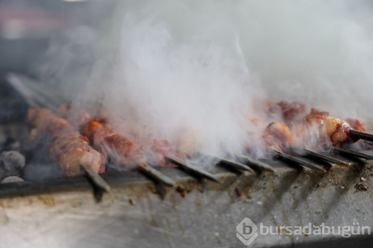 Kebapçılardan uyarı üzerine uyarı: Kurban etiyle ilk gün Adana kebap yapmayın
