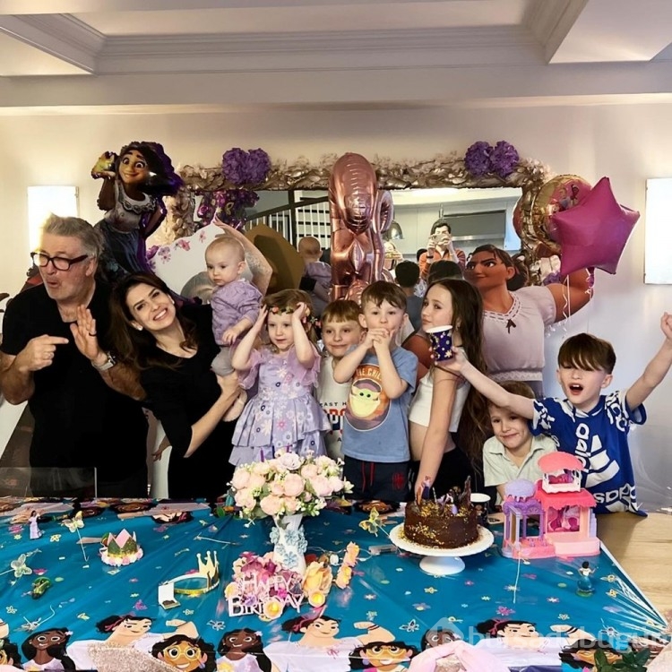 Yedi çocukları olan Alec-Hilaria Baldwin'den yeni karar