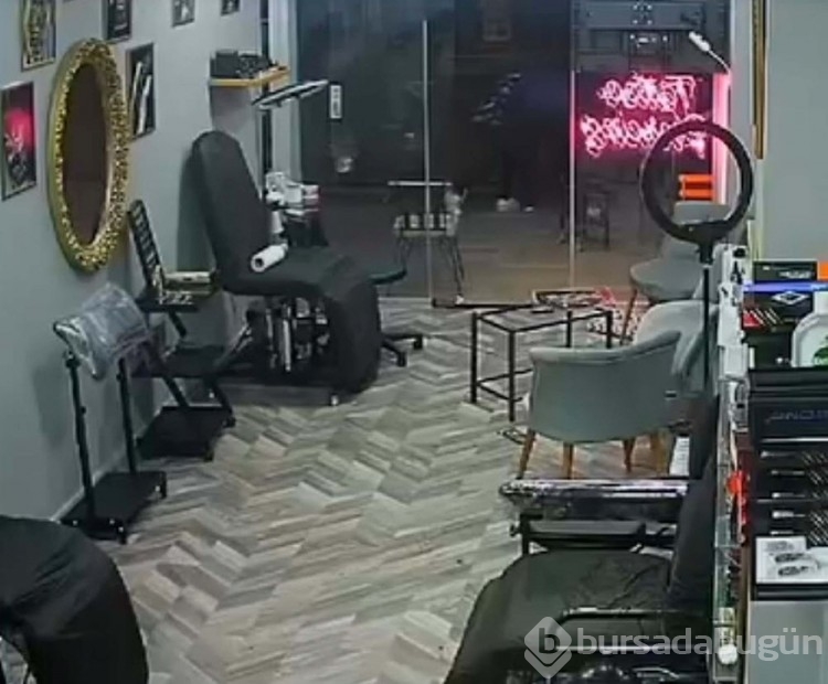 Dövmecilerin müşteri kapma kavgası: 2 yaralı
