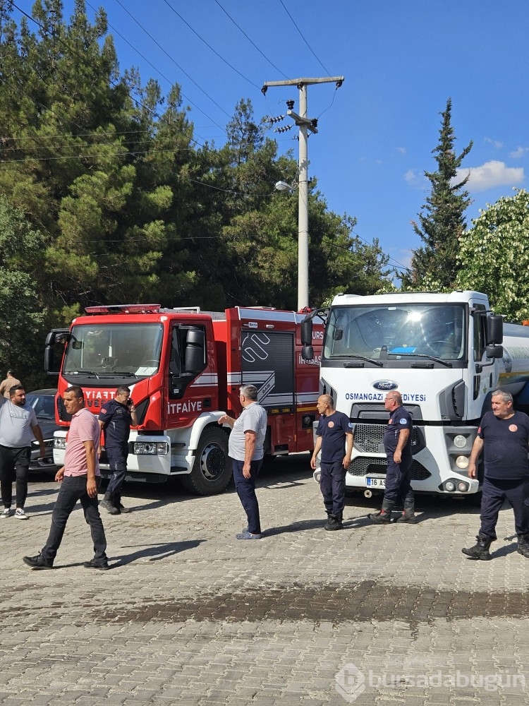 Bursa'da çıkan anız yangını böyle görüntülendi