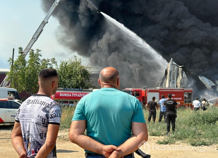 Bursa'da yanan fabrikalar havadan drone ile görüntülendi