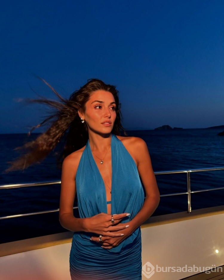 Hande Erçel'in Mikonos'da verdiği pozlar gündem oldu
