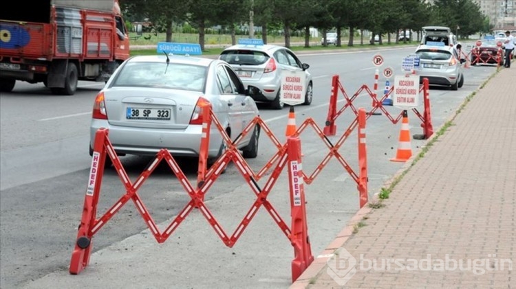 Ehliyet sınavlarında düzenleme: Süre uzadı, park manevrası değişti
