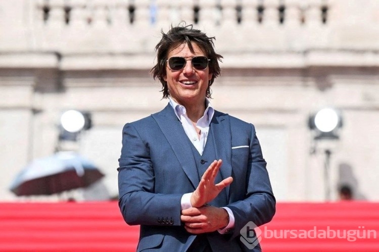 Tom Cruise Paris Olimpiyatları'nın kapanış töreninde şov yaptı