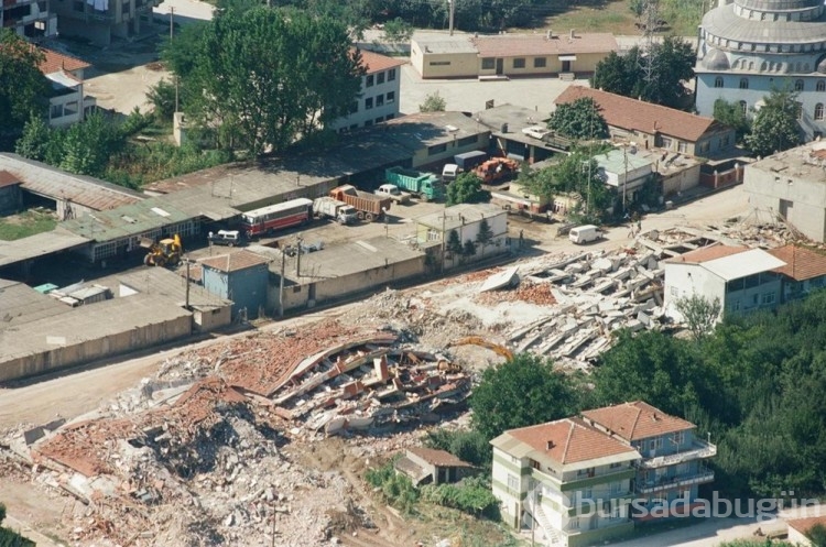 25 yıldır süren acı... 17 Ağustos 1999 Marmara Depremi'nden hafızalara kazınanlar... 