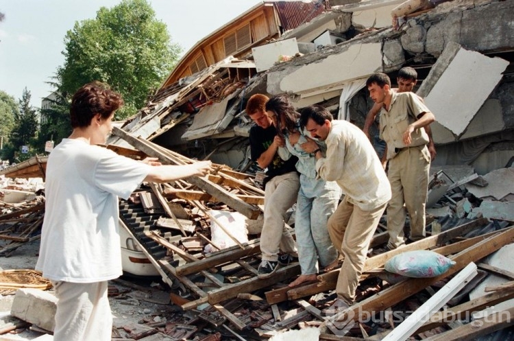 25 yıldır süren acı... 17 Ağustos 1999 Marmara Depremi'nden hafızalara kazınanlar... 