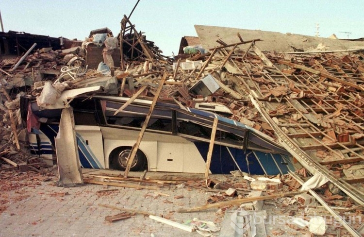 25 yıldır süren acı... 17 Ağustos 1999 Marmara Depremi'nden hafızalara kazınanlar... 