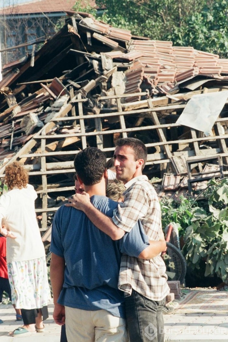 25 yıldır süren acı... 17 Ağustos 1999 Marmara Depremi'nden hafızalara kazınanlar... 