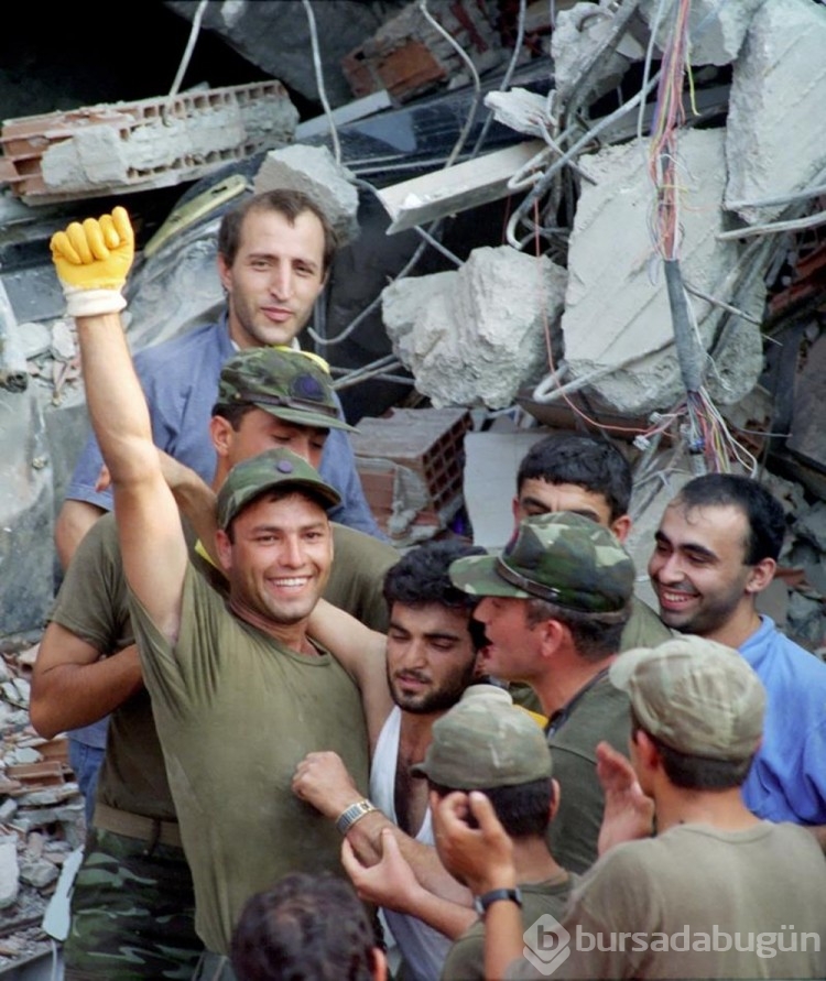 25 yıldır süren acı... 17 Ağustos 1999 Marmara Depremi'nden hafızalara kazınanlar... 