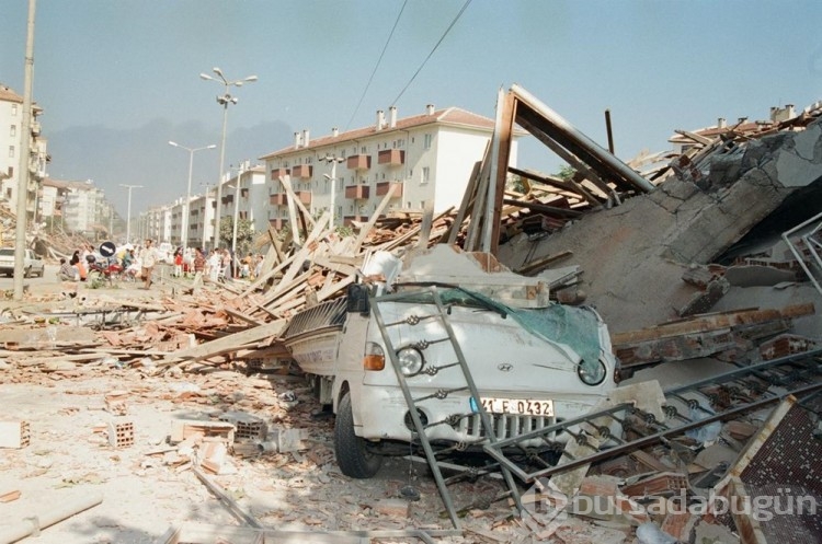 25 yıldır süren acı... 17 Ağustos 1999 Marmara Depremi'nden hafızalara kazınanlar... 