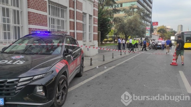 Polis aracı iki kadına çarptı!