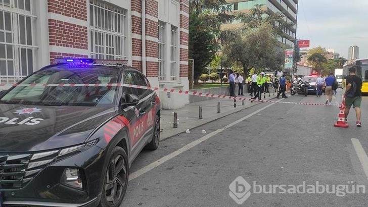 Polis aracı iki kadına çarptı!