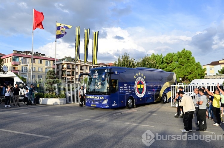 Fenerbahçe - Galatasaray maçı öncesi kareler...
