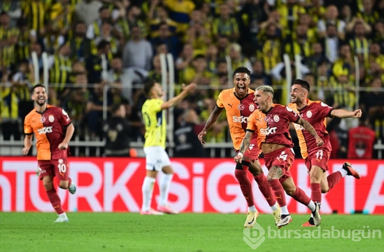 Fenerbahçe - Galatasaray maçından kareler...