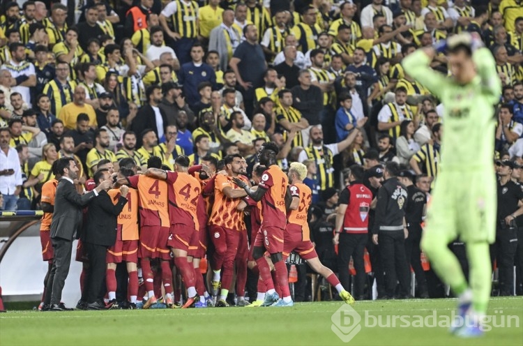 Fenerbahçe - Galatasaray maçından kareler...