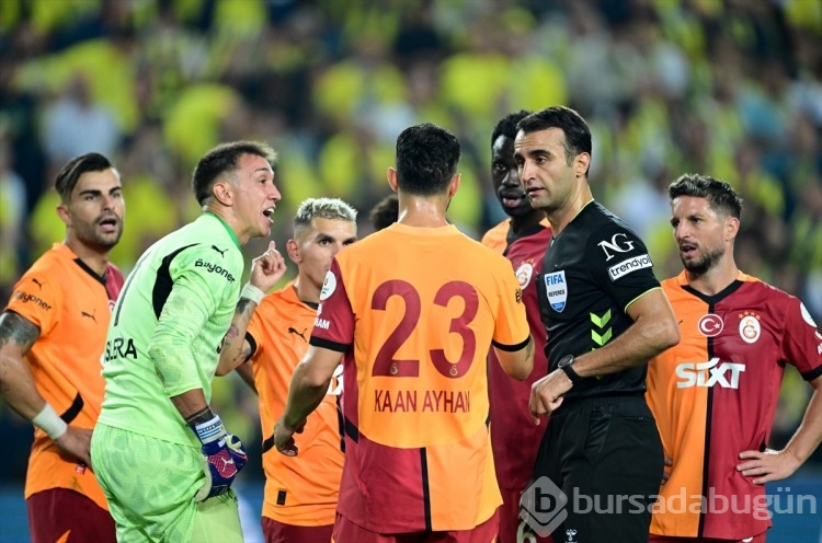 Fenerbahçe - Galatasaray maçından kareler...