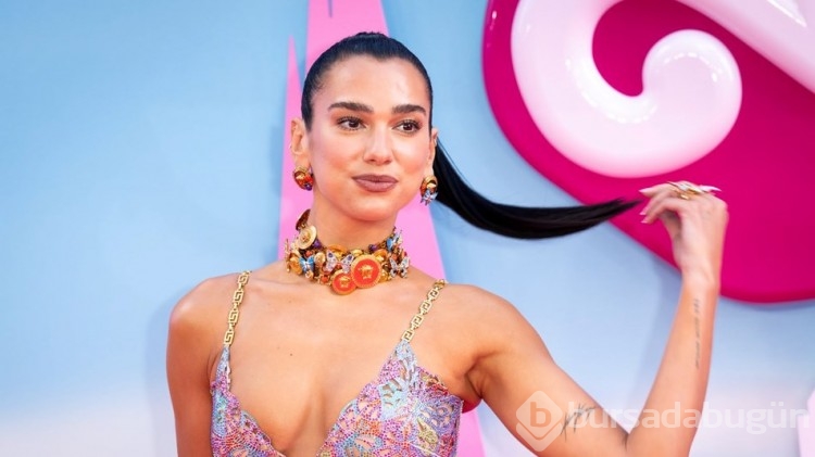 Dua Lipa'nın Hello Kitty sütyeni çok beğenildi