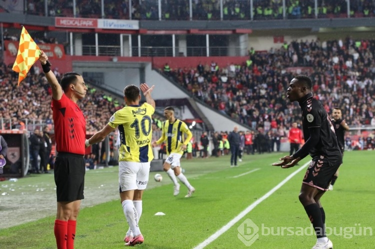 Samsunspor - Fenerbahçe maçından ekranlara yansımayan görüntüler
