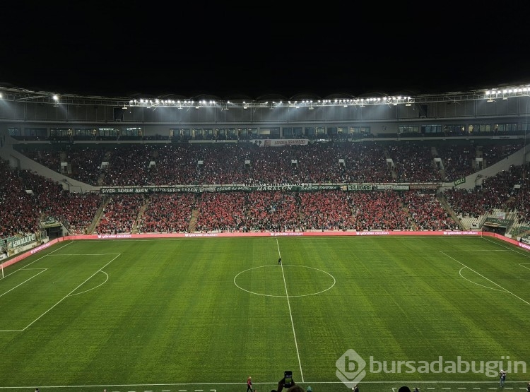 Bursaspor Belediye Kütahyaspor karşılaşmasından kareler...