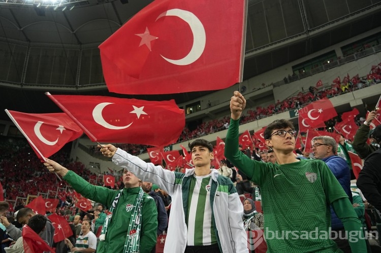 Bursaspor Belediye Kütahyaspor karşılaşmasından kareler...