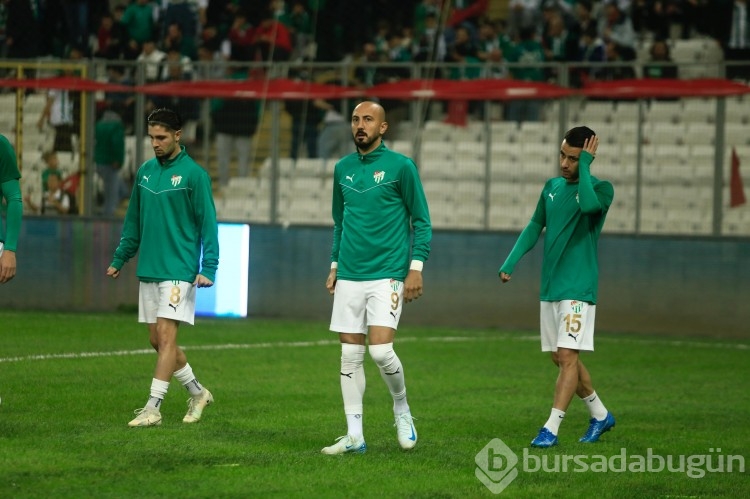 Bursaspor Belediye Kütahyaspor karşılaşmasından kareler...