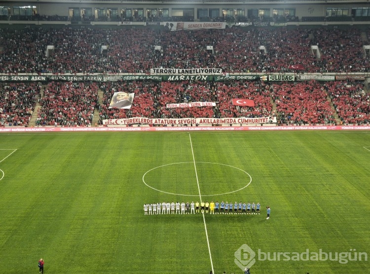 Bursaspor Belediye Kütahyaspor karşılaşmasından kareler...