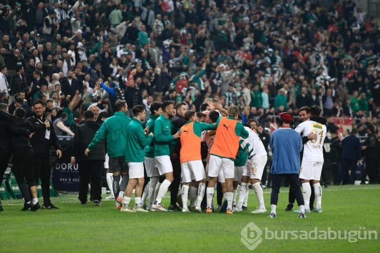 Bursaspor Belediye Kütahyaspor karşılaşmasından kareler...