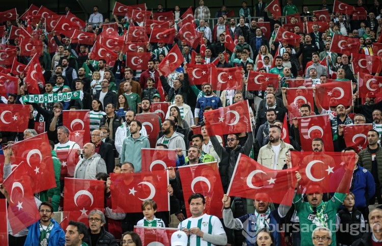 Bursaspor Belediye Kütahyaspor karşılaşmasından kareler...