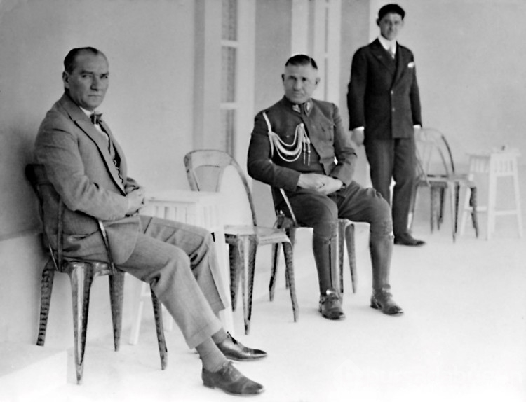 Cumhuriyet'in 101. Yılında 100 fotoğrafla Atatürk koleksiyonu
