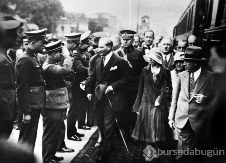 Cumhuriyet'in 101. Yılında 100 fotoğrafla Atatürk koleksiyonu
