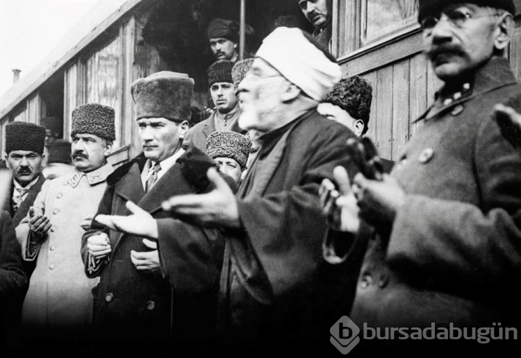 Cumhuriyet'in 101. Yılında 100 fotoğrafla Atatürk koleksiyonu
