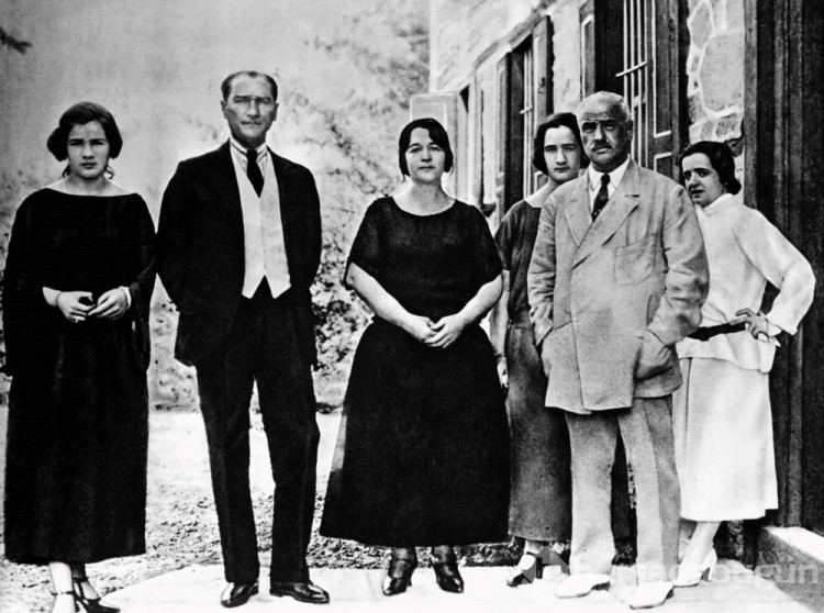 Cumhuriyet'in 101. Yılında 100 fotoğrafla Atatürk koleksiyonu
