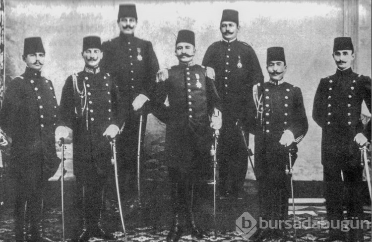 Cumhuriyet'in 101. Yılında 100 fotoğrafla Atatürk koleksiyonu
