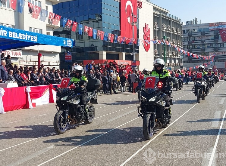 Bursa'da Cumhuriyet'in 101. yılına yakışır kutlama 
